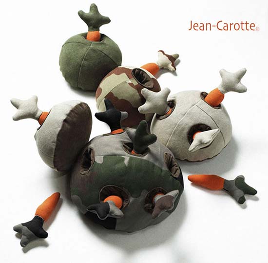 Jean-Carotte is a plush art project by David Zacharias