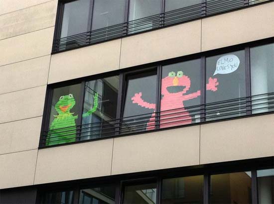 Post-it artwork based on the character Elmo